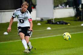 Akintola sentral da rosenborgs ti mann tuktet gullfavoritten molde. Eliteserien 2020 Rosenborg Eksperten Kom Med Nadelos Dom Mot Skjelbred Sa Fikk Rosenborg Veteranen Hyllest Etter Molde Bragd