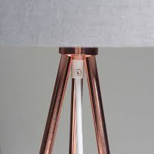Dreibein Stehlampe Aus Metall H 148 Cm Whity Copper Stehlampe Lampe Graue Lampenschirme