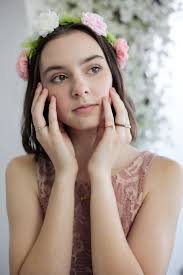 Hey, Houston! My name is Sharon, and I'm a model. I've been modeling for  almost 2 years, and I absolutely love it. I would like to work with more  photographers, but really