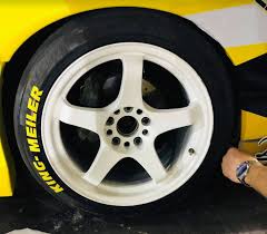 Gerson junginger, erst seit wenigen jahren in der driftszene unterwegs, fuhr er dieses jahr in der gesamten king of europe series erfolgreich mit! Aktuelles Proreifen Com At Essen Motor Show Reifen Hinghaus