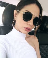 Pin By Saime Gul On Askim Benim Demet Ozdemir Turkish Fashion Round Sunglass Women Girls With Glasses