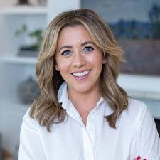 Melanie Carlson's Instagram, Twitter & Facebook