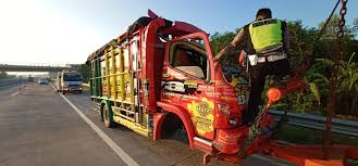 Check spelling or type a new query. Pagi Ini Dua Kecelakaan Terjadi Di Tol Gempol Pasuruan Wartabromo