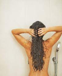 Bilder zum Frau Wäscht Haare In Der Dusche - Foto Von Hinten_Download Foto_  Bilder PRF_Lovepik