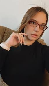 Hi. I'm Lisette (Liz), 35 years old, bi, single and a mother of 1. I'm  Puerto Rican. I work and live in Albany, NY. Thank you for the add. 💃