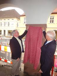 Mit uns habt ihr die chance, einen ersten einblick in die arbeitswelt zu gewinnen, den einstieg ins berufsleben zu finden und einen interessanten. Enthullung Tafel Vr Bank