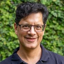 Saeed Munir's Instagram, Twitter & Facebook