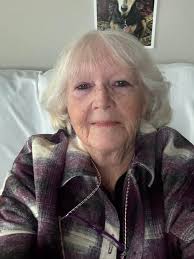 Here is a thread of low cut styles for it lovers ❤️❤️❤️