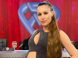 Jun 16, 2021 · luego de terminar de leerla, le preguntaron si había algo más lindo que recibir estos mensajes de su hija y ella lo negó con la cabeza. Hhvivvxwh Kxdm