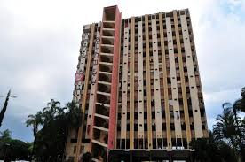 Antigo hotel de luxo em Brasília será implodido neste domingo; conheça a história do prédio