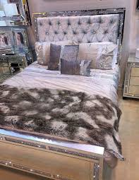 Hello Gorgeous My Taste Changes With The Times Just As Colors And Styles Changes I M Loving The Fresh Modern Bedroom Decor Feminine Bedroom Bedroom Interior