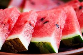 Aug 08, 2020 · if the flesh seems dry, gritty, or has a sour and fizzy taste, throw it away. Does Watermelon Go Bad How To Tell If Watermelon Is Bad