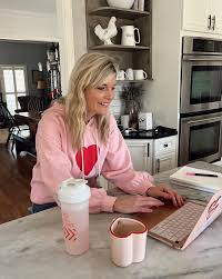 Just a Florida girl living that Florida life the last 11 days. 🤩☀️🌊🌴  Also reminded to keep dancing through life. Take time to rest, laugh and do  some dance moves. 💃🏼 there