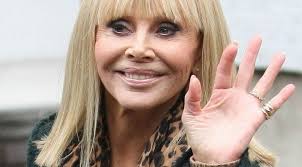 Därför har Britt Eklands entré dröjt