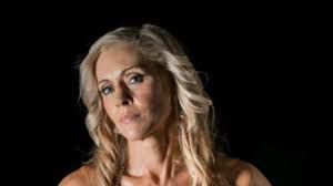 Fitness transformation: Jane Curnow, suffered from depression, reveals how  bodybuilding changed her life