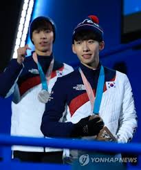 임효준/황대헌 케미 터지는 임효준 황대헌선수 모음 (ft.효준선수 표정 집중). ìž¥ë‚œ ë„ì¤' ì—‰ë©ì´ ì ˆë°˜ë§Œ ë…¸ì¶œ ìž„íš¨ì¤€ ë…¼ëž€ í‚¤ìš´ í•´ëª… í™©ëŒ€í—Œì€ ìˆ˜ë©´ì œê¹Œì§€ ì¡°ì„ ì¼ë³´