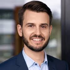 Alexander Popp's Instagram, Twitter & Facebook