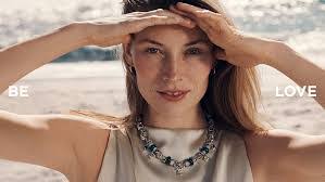 Heather Gladding's Instagram, Twitter & Facebook