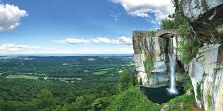 Some of rock city's other features include lover's leap where you can see seven states, café 7 dining on the terraces at lover's leap, and the fairyland caverns. Day Trip Atlanta To Rock City Rock City