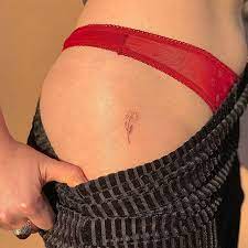 Poppy Flower Sanfranciscotattoo Losangelestattoo Singleneedle Finelinetattoo Tiny Flower Tattoos Red Ink Tattoos Tattoos