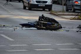 Gravi i due centauri 20181103 incidente moto caronno (3). Scontro Frontale Tra Due Moto Ad Alta Velocita 3 Giovani Vittime
