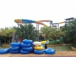 Mount austin road runs along the very highest stretch of victoria peak; You Need To Go To Austin Heights Water Park In Johor Bahru