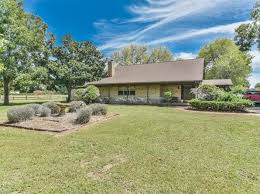 Texas offers landowners many benefits not seen. 1 Acre Of Land Tomball Real Estate 4 Homes For Sale Zillow
