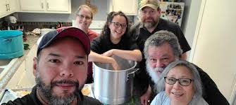 Wanda Flores's Instagram, Twitter & Facebook