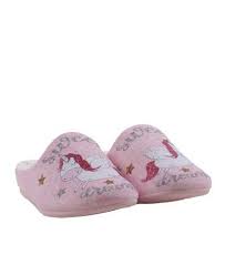 Es una empresa dedicada a la venta de calzado, destinado a los mas peques de la casa; Zapatillas De Casa Para Ninas Con Print De Unicornios Garzon N4738