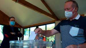 Estos son los horarios establecidos para votar en las elecciones para estos dos días se contemplará un horario preferente desde las 14:00 horas. Este Es El Horario Para Votar En Las Elecciones Vascas Y Gallegas