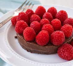 Choose this low fat cake recipe for a light, chocolate dessert! Chocolate Brownie Cake With Raspberries Vegan Chocolate Brownie Cake Vegan Chocolate Cake Recipe Vegan Chocolate Cake