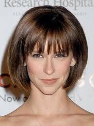Cheveux Courts Carre Avec Frange Efe Coiffure Courte Coupe Cheveux Carre Coupe De Cheveux Coiffure Carre Plongeant