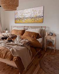 Hida modern designed 80s dream bedroom. Gold Leaf Painting Gold Abstract Art Modern Landscape Painting On Canvas Metallic Gold Flowers Painting Gold Texture Art White Gold Painting Bedroom Interior Room Ideas Bedroom Room Inspiration Bedroom