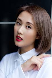 Học hỏi xu hướng trang điểm Thu-Đông 2018 từ các fashion icon hàng đầu Việt  Nam I ELLE Việt Nam