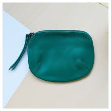 Trousse Porte Monnaie En Cuir Naturel Fermeture Par Un Zip Agremente D Une Dragonne En Cuir Interieur Non Double Composition 100 Cuir D Agneau Dimensions