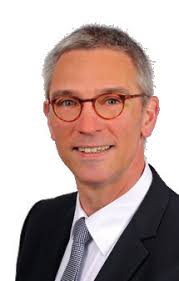 FRAGEN AN DEN GRENZEN DES LEBENS