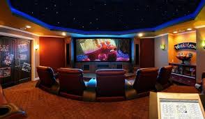 Album 20 Photos De Salle Home Cinema Pour Rever Un Peu Beaucoup Passionnement Changement De Decor Autour De La Tele Le Blog Generateur D Inspirati Salle De Cinema Maison Cinema Maison Maison