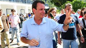 Afiliado al partido centroderechista demócratas (dem), eduardo paes ganó la alcaldía a los 51 años en una especie. Eduardo Paes Evita Comemoracao Antecipada Veja