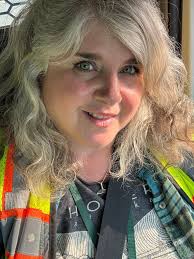 Managing yellowing gray hair without purple shampoo?