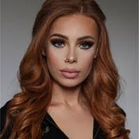 Erin Thornton's Instagram, Twitter & Facebook