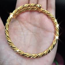 Jual gelang & bangles murah, garansi, lengkap dari pusatnya. Strana Svaki Penija Gelang Emas Bangle Thehoneyscript Com