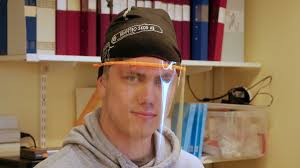 Hållare till visir tillverkas på Malgomajskolan i Vilhelmina