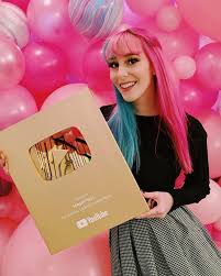 Meganplays Biography Age Net Worth Married Nationality Lovely Girl Image Famous Youtubers Cute Youtubers