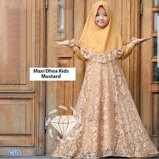 Model baju dress brokat memang akan memberikan aura yang berbeda pada penampilan anda menjadi lebih sempurna dan manis, memang tidak bisa dipungkiri dari sisi motif kebanyakan brokat akan memberikan kesan tidak halus dan ramai namun bisa kok di akali dengan memilih motif yang. Model Baju Brokat Gamis Anak Hijabfest