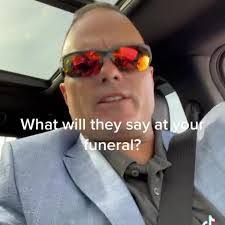 Beatriz Carr's Instagram, Twitter & Facebook