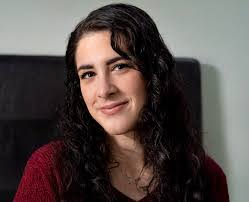 Carolyn Baylor's Instagram, Twitter & Facebook