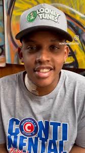 Boa noite ,Marcelo Ricky.Queria sua ajuda para divulgar que o semáforo da Jacob  Emerick, com a Padre Anchieta está quebrado e há risco de acidente .Já  liguei na guarda municipal, eles ficaram