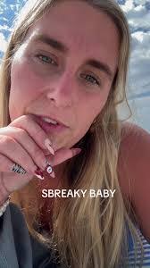 Hannah Mcglone's Instagram, Twitter & Facebook