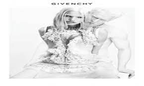Tisci explained that he's long admired albino people, reflected in the pale flesh tones. Givenchy Casts Albino Model Stephen Thompson In Latest Advertising Campaign Daily Mail Online