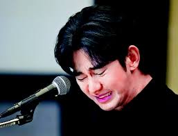 S Korean star denies dating late actress when she was a minor